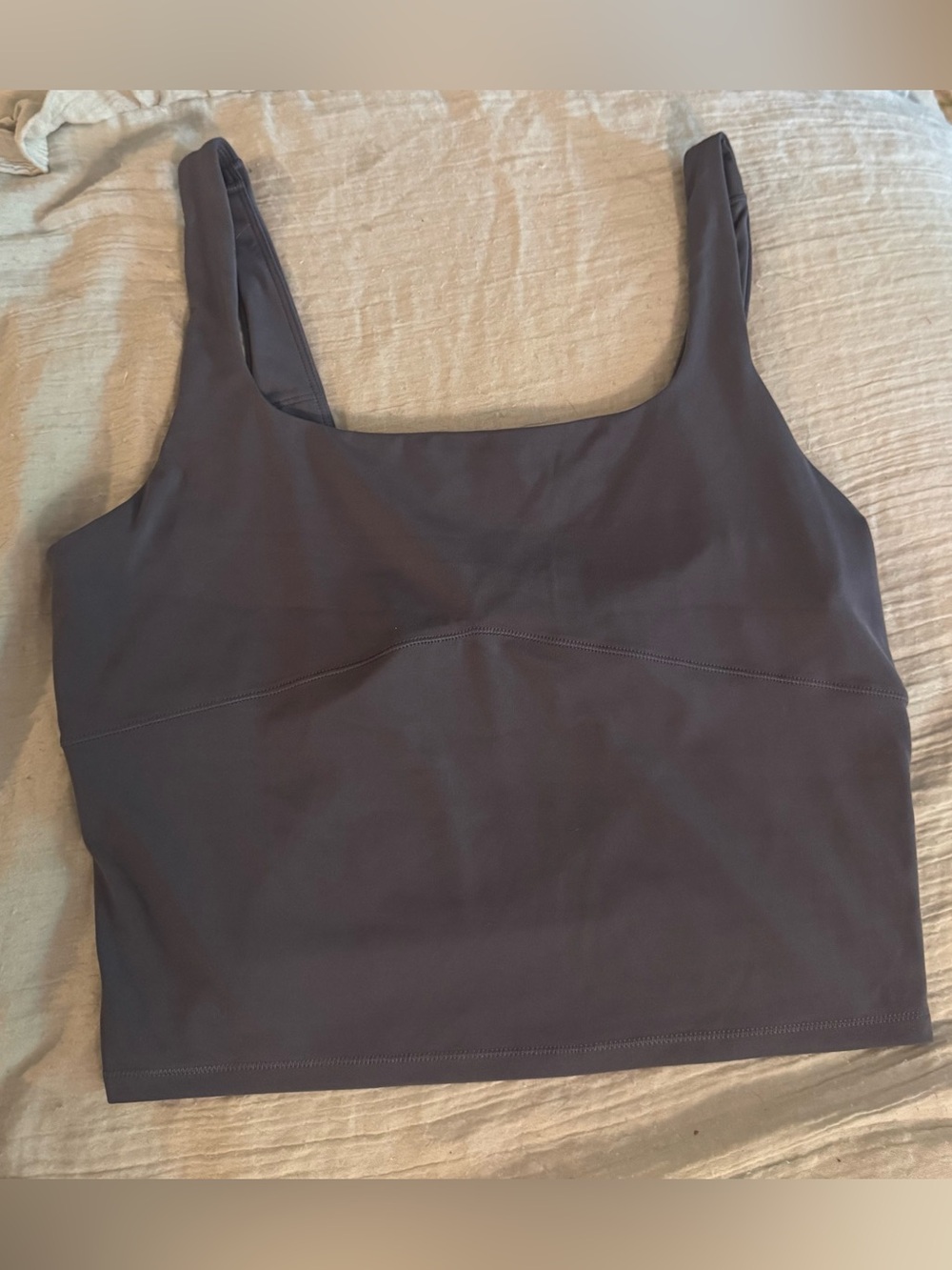 Vuori Scoop Neck BlissBlend Form™ performance knit fabric crop tank top